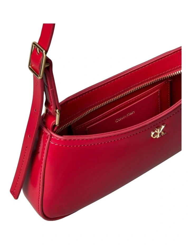 Shoulder Bag in Bordeaux image 3