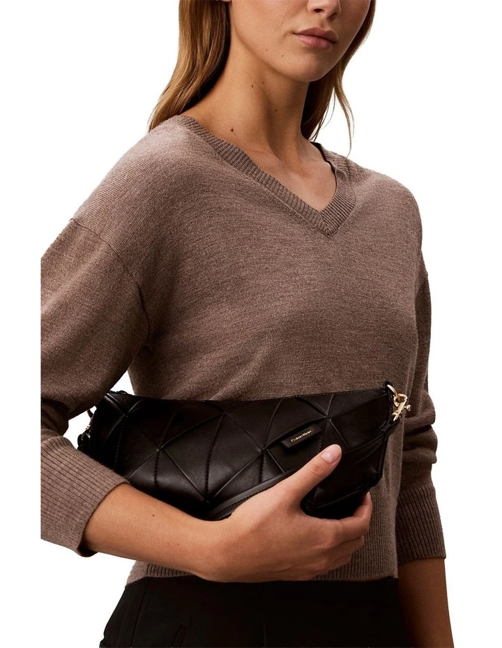 Woven Shoulder Bag in Black image 4