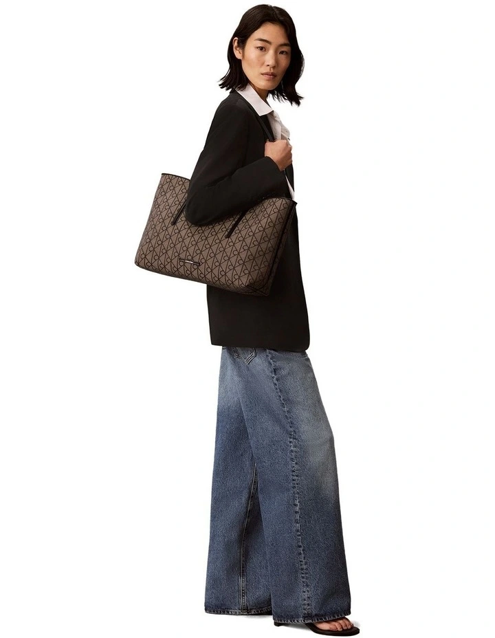 Emblem Aop Tote Bag in Grey image 4