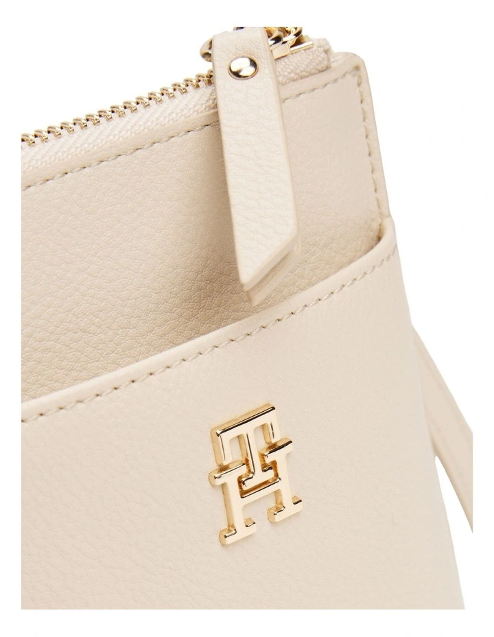 Th Distinct Phone Holder in Classic Beige image 4