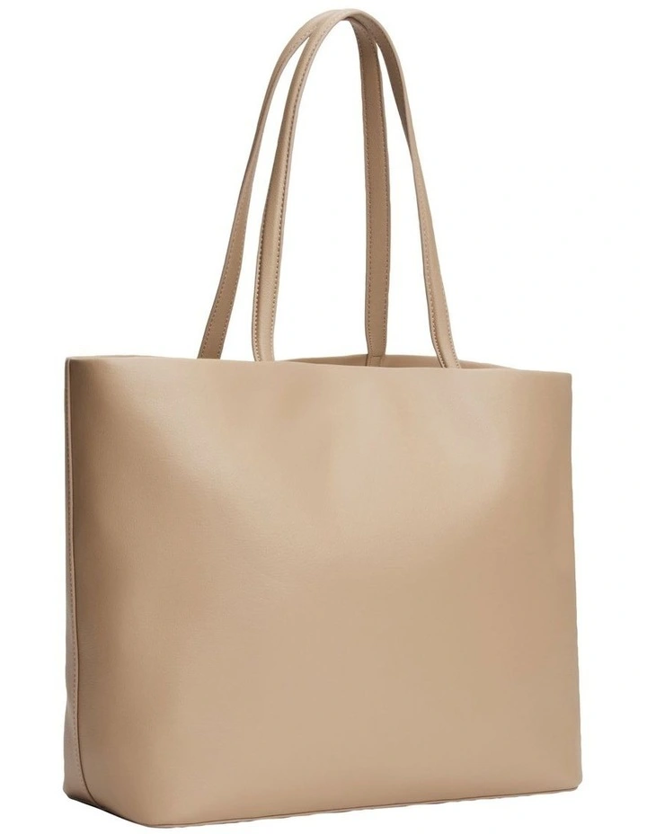 Th Modern Tote Bag in Coastal Taupe image 2