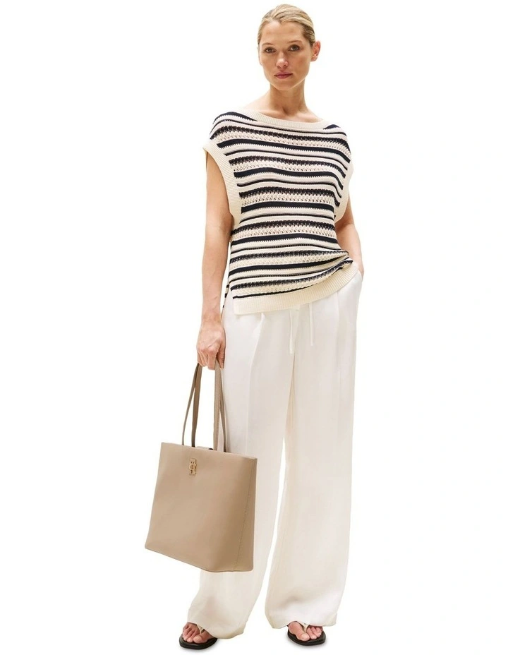 Th Modern Tote Bag in Coastal Taupe image 5