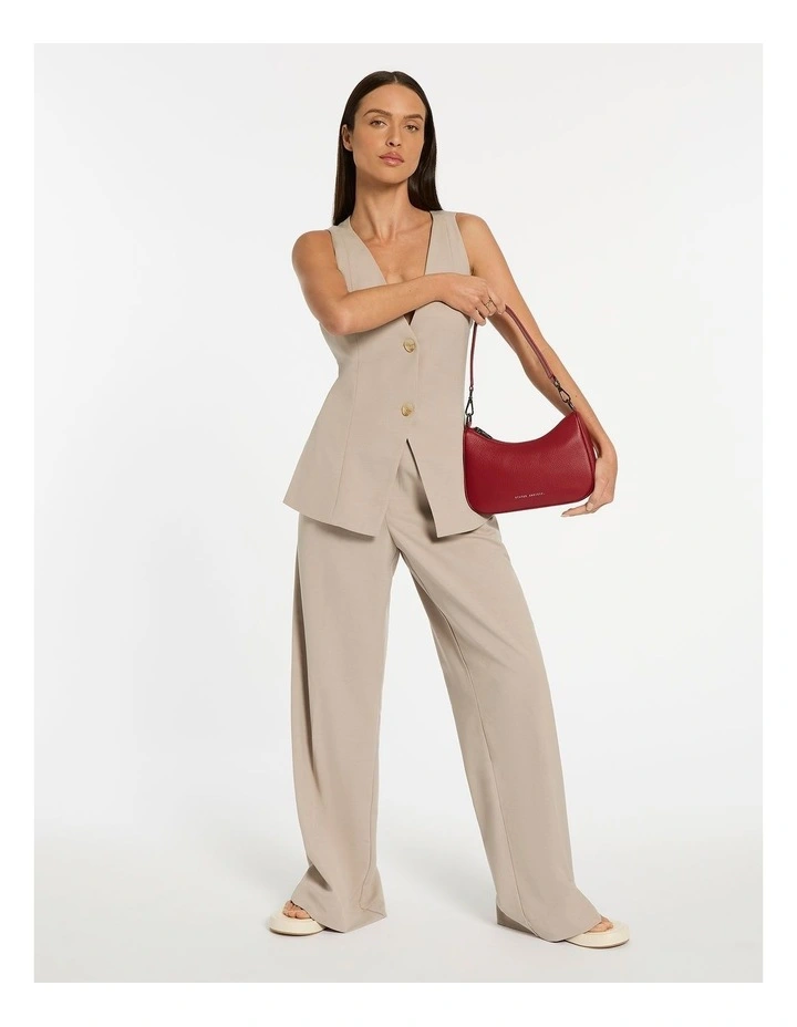 Look Both Ways Conv Shoulder Bag in Rouge image 2