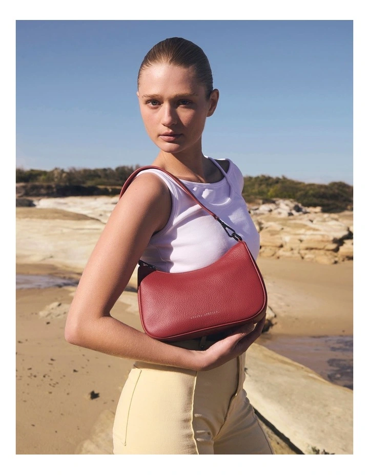 Look Both Ways Conv Shoulder Bag in Rouge image 7