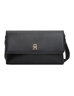 Solid Flap Crossbody Bag in Black