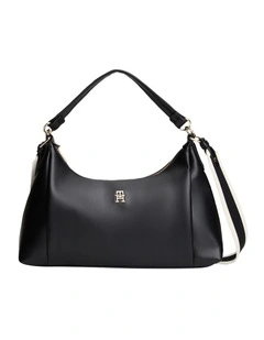 Essential Shoulder Bag in Black