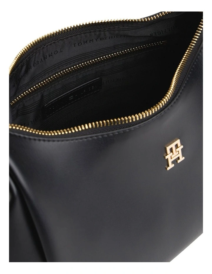 Essential Shoulder Bag in Black image 3