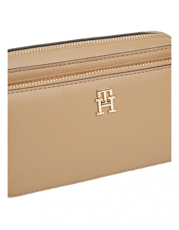 Daily Crossbody Bag in Beige image 4