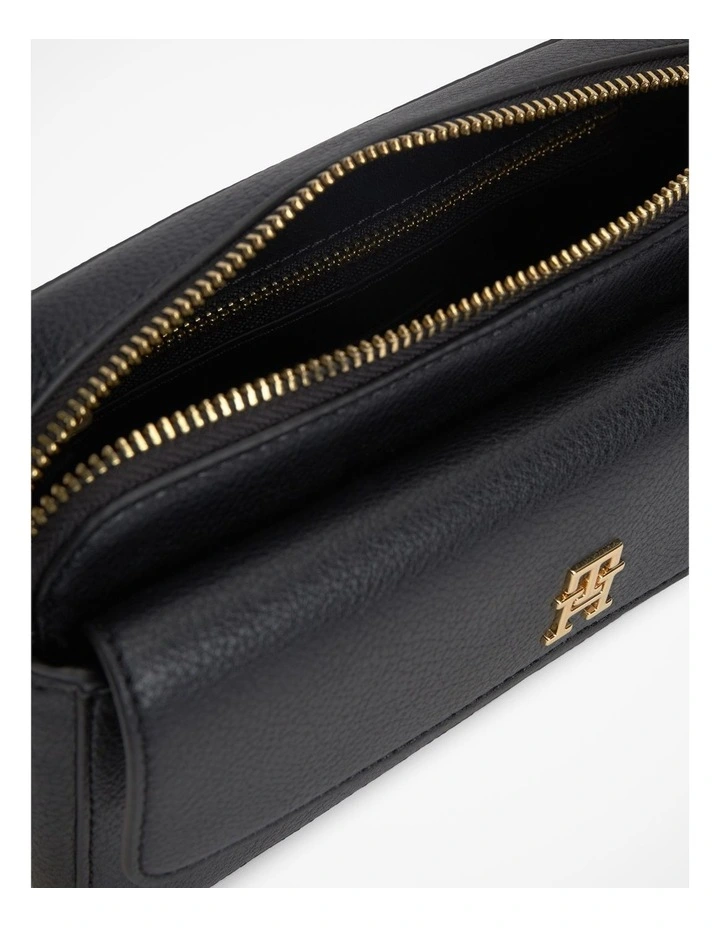Hilfiger Icon Crossbody Camera Bag in Black image 4