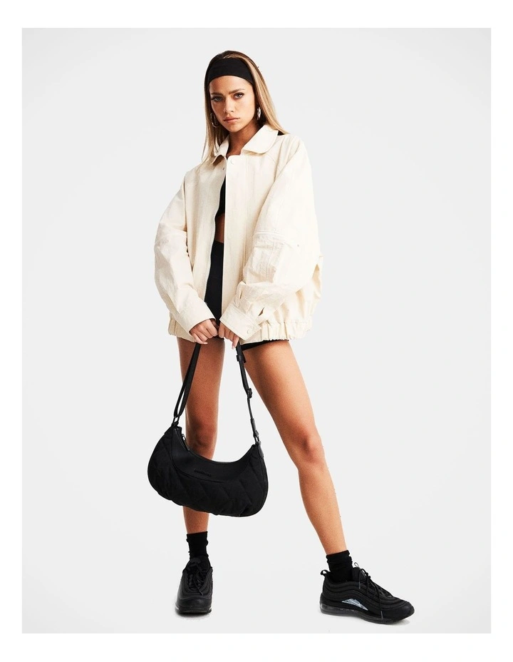 The Louis Shoulder Bag in Black image 6
