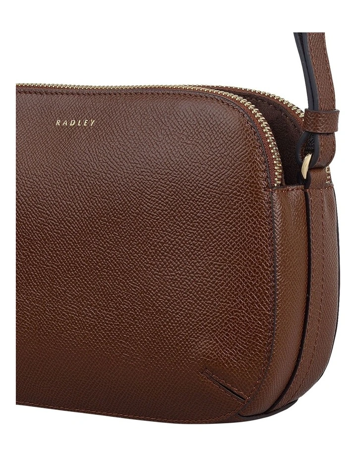 Dukes Place Texture Medium Crossbody Bag in Chocolate image 5