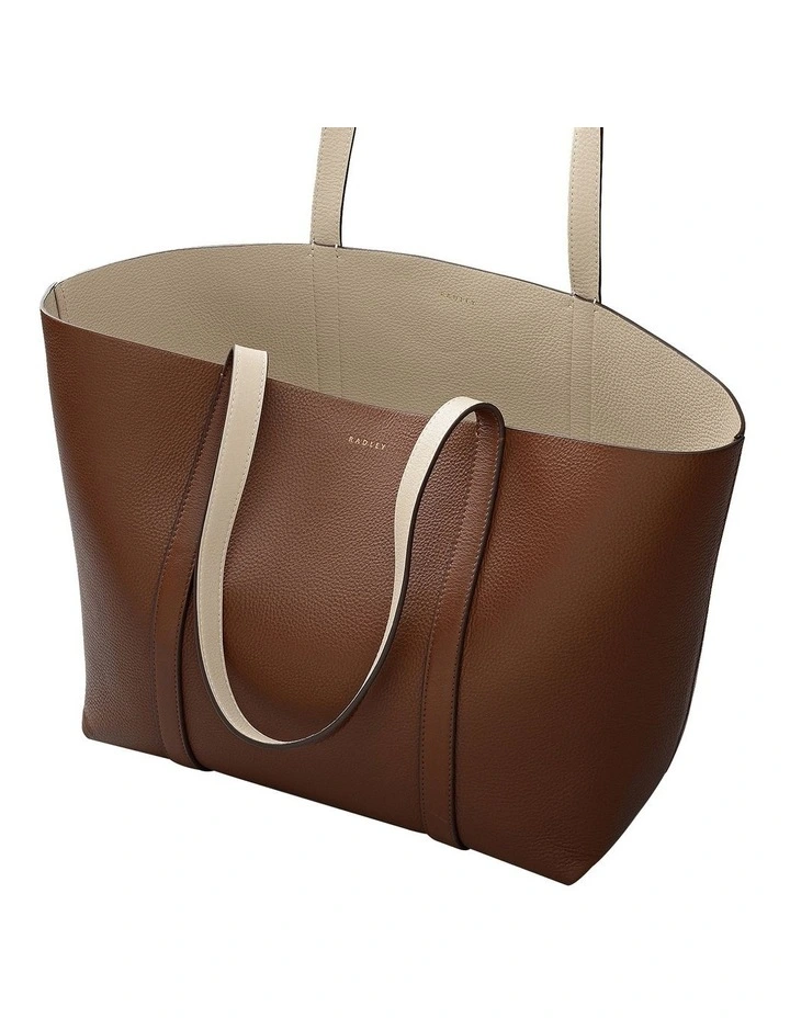 Hanbury Row Large Tote Bag in Chocolate image 3