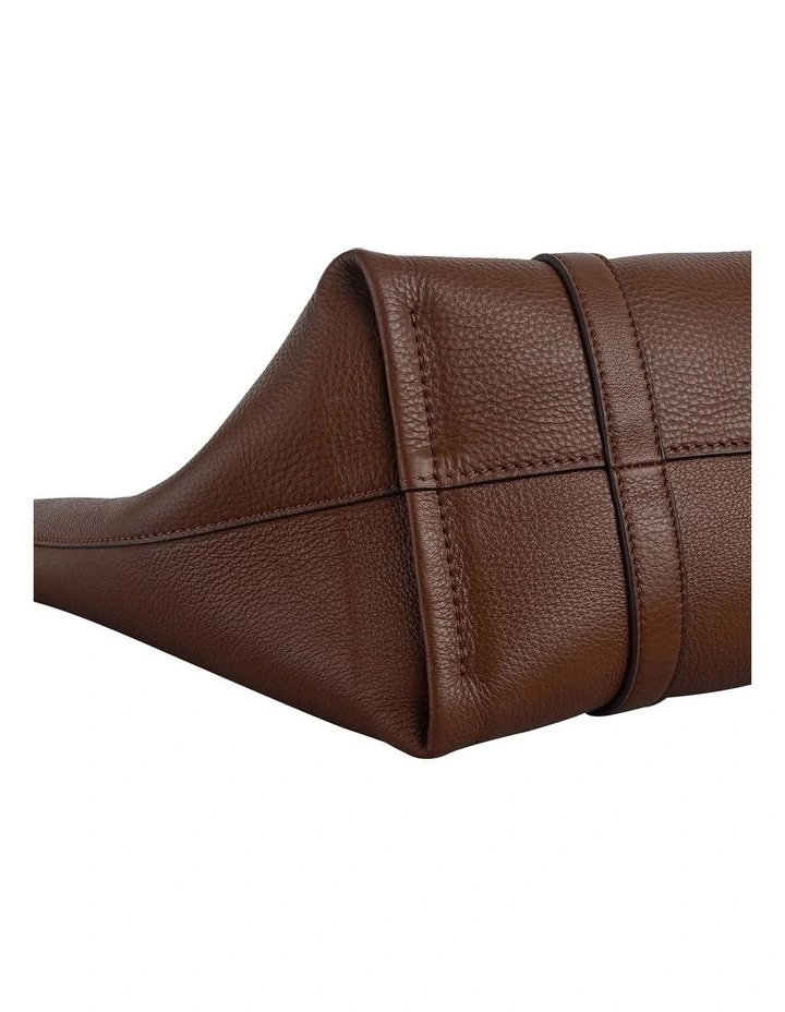 Hanbury Row Large Tote Bag in Chocolate image 6
