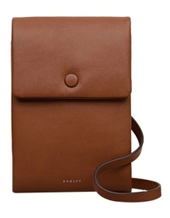 Mellow Street Medium Phone Crossbody Bag in Toffee