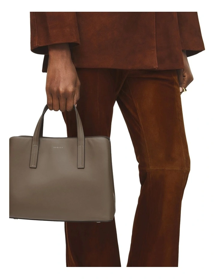 Dukes Place Faux Croc Tote Bag in Coffee image 3