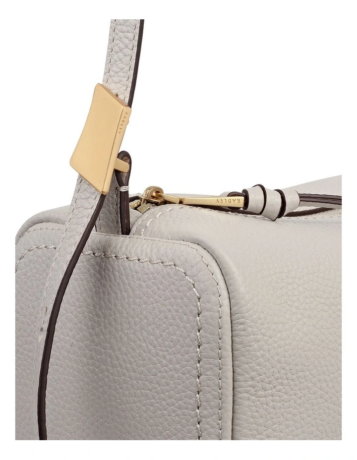 The Willow Small Shoulder Bag in Shell image 4