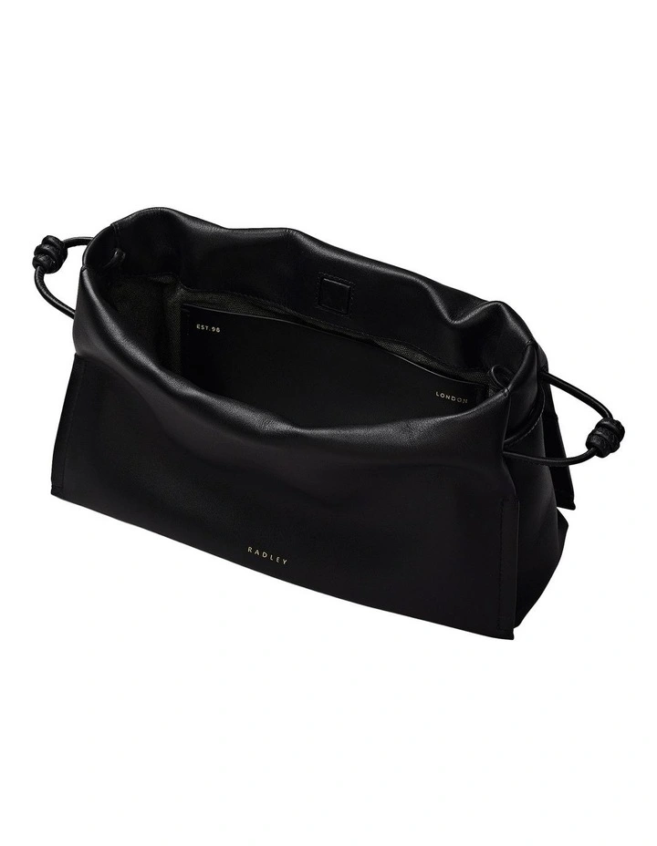 The Roxburgh Medium Shoulder Bag in Black image 4