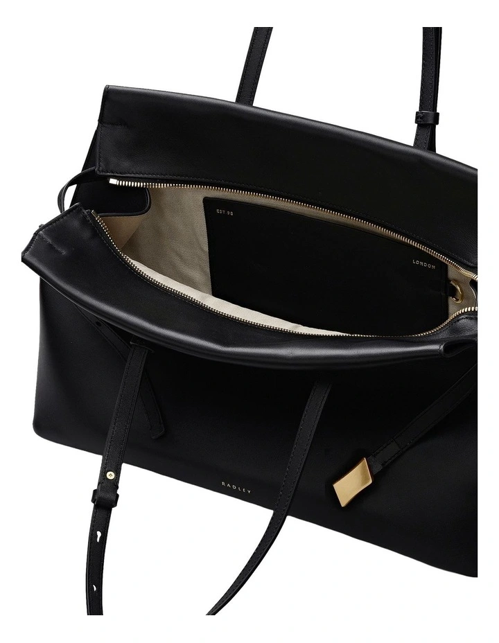 The Christina Shoulder Bag in Black image 3