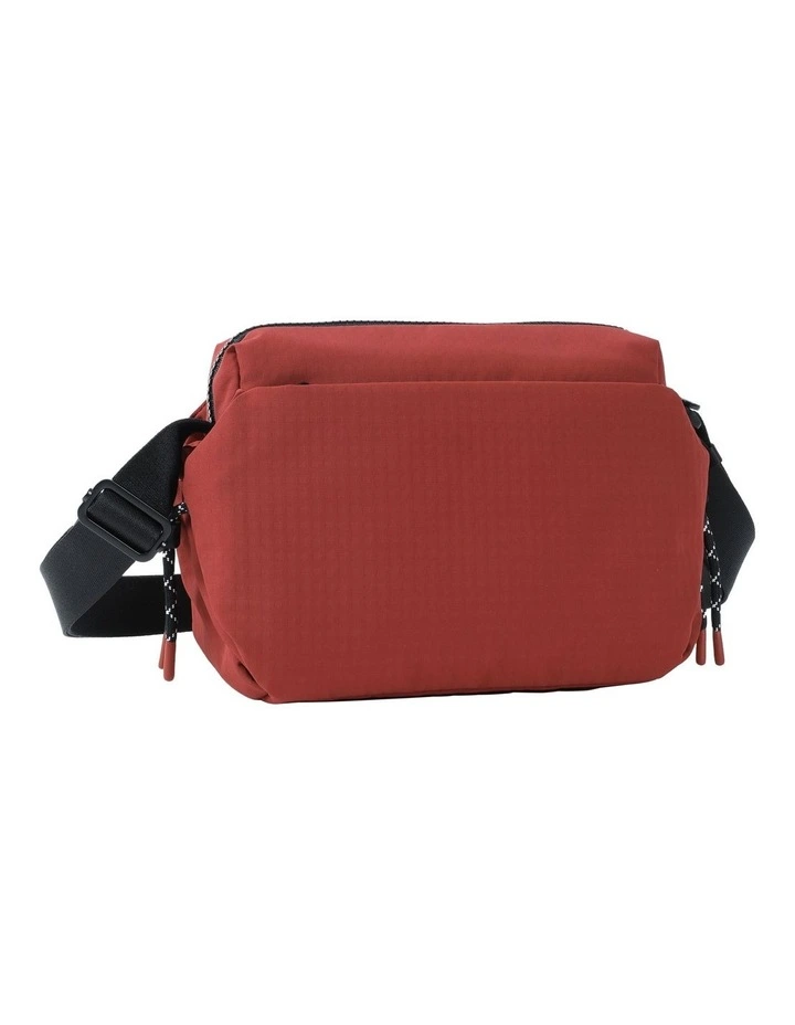 Kosho Medium Crossbody Bag in Dahlia Red image 3