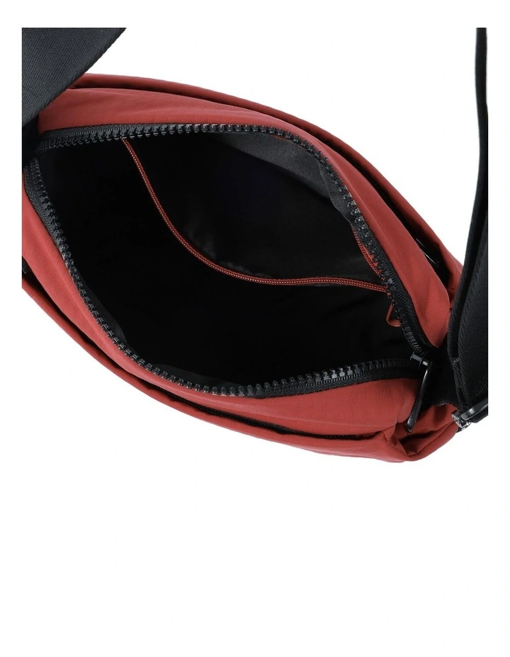 Kosho Medium Crossbody Bag in Dahlia Red image 5