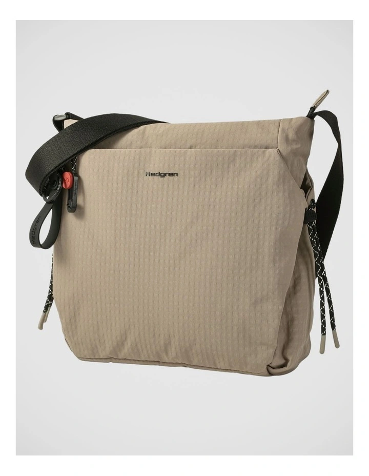 Makoto Crossbody Bag in Beige image 2