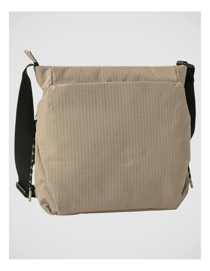 Makoto Crossbody Bag in Beige image 3