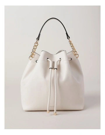 Vanessa Bucket Bag in Cream