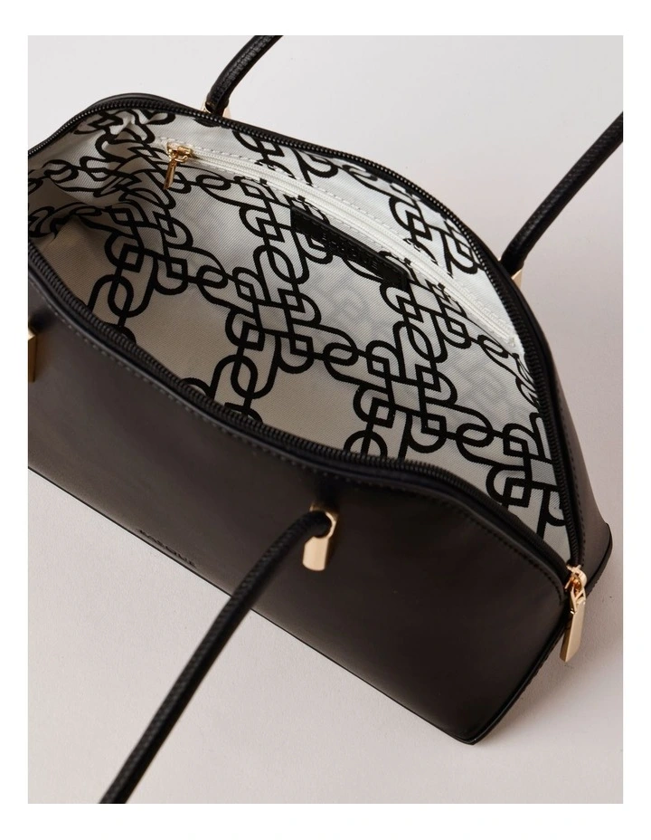 Erica Shoulder Bag in Black image 7
