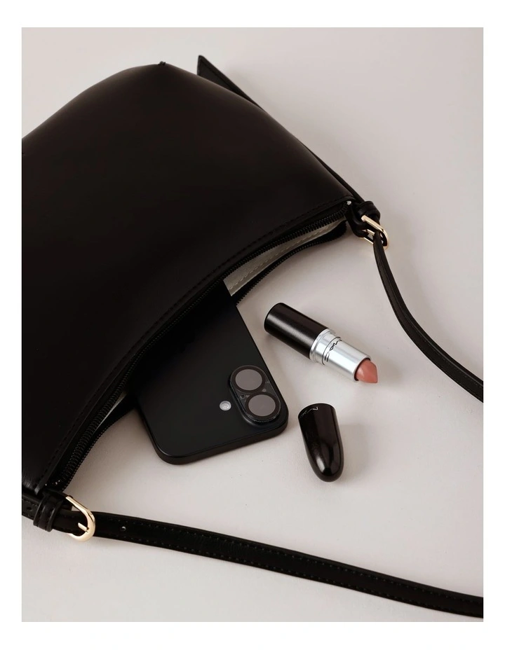 Brie Shoulder Bag in Black image 3