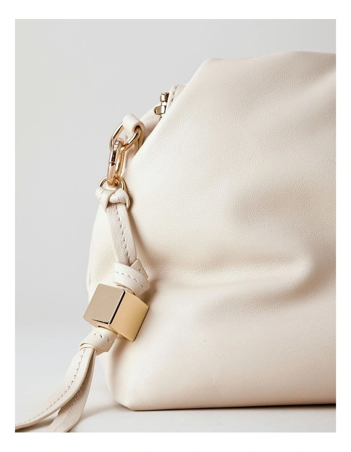 Andrea Clutch Bag in Vanilla image 3