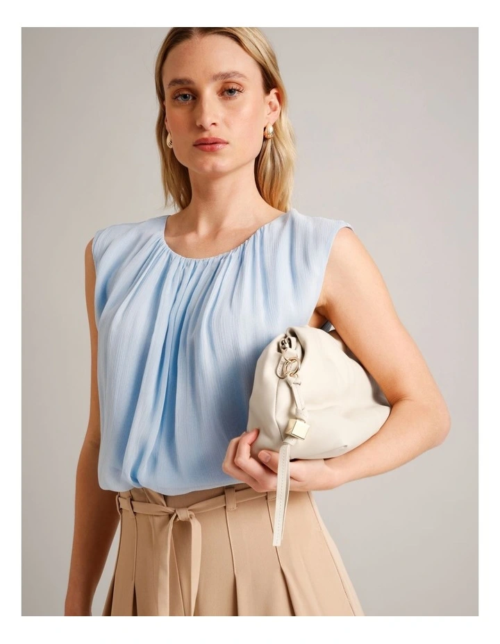 Andrea Clutch Bag in Vanilla image 4