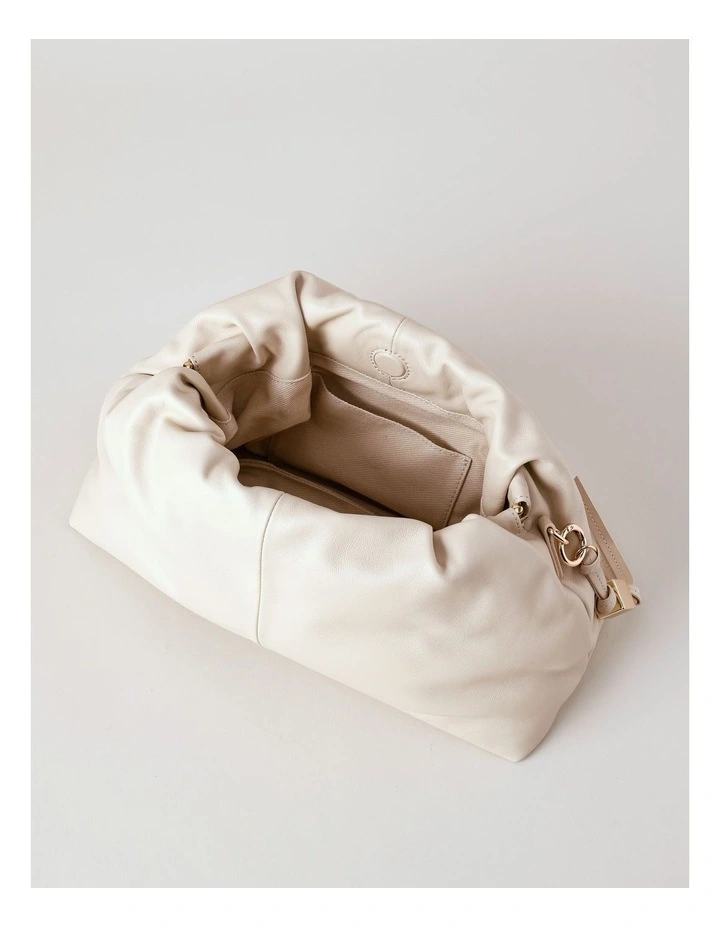Andrea Clutch Bag in Vanilla image 5