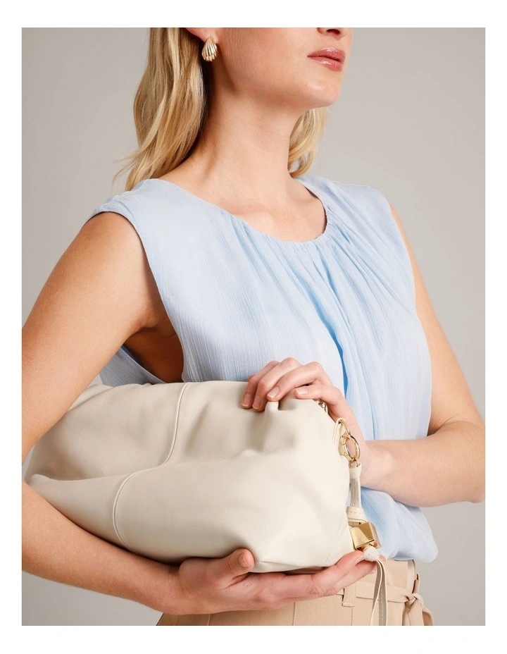 Andrea Clutch Bag in Vanilla image 6