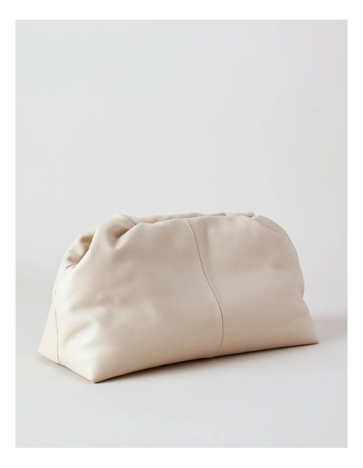 Andrea Clutch Bag in Vanilla image 7