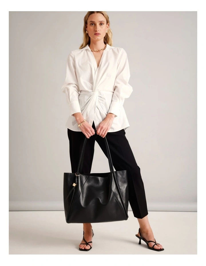 Tam Tote Bag in Black image 2