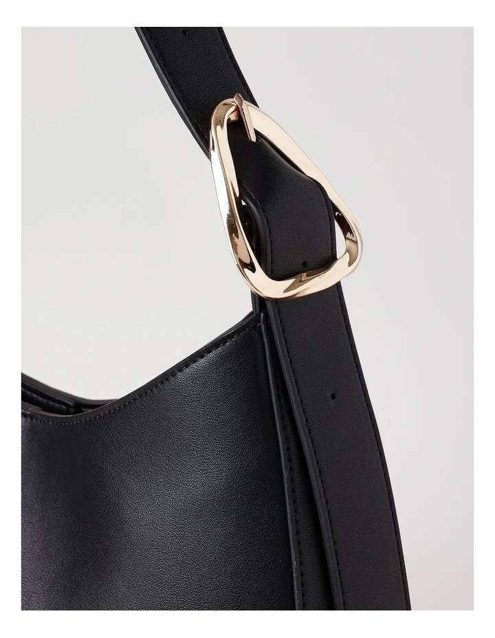 Lexie Shoulder Bag in Black image 3