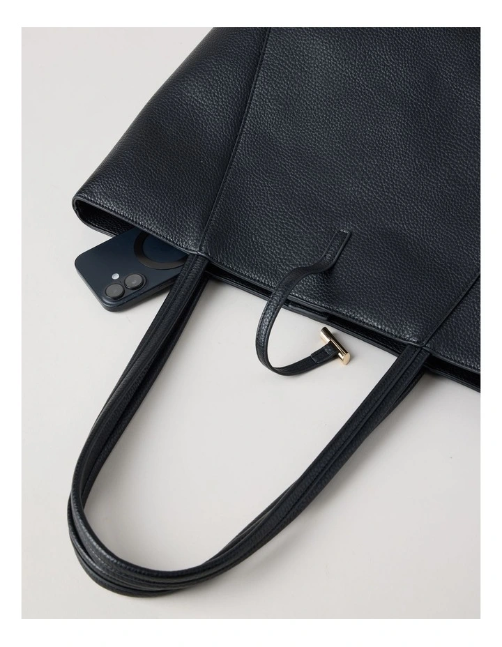 Tara Tote Bag in Black image 6