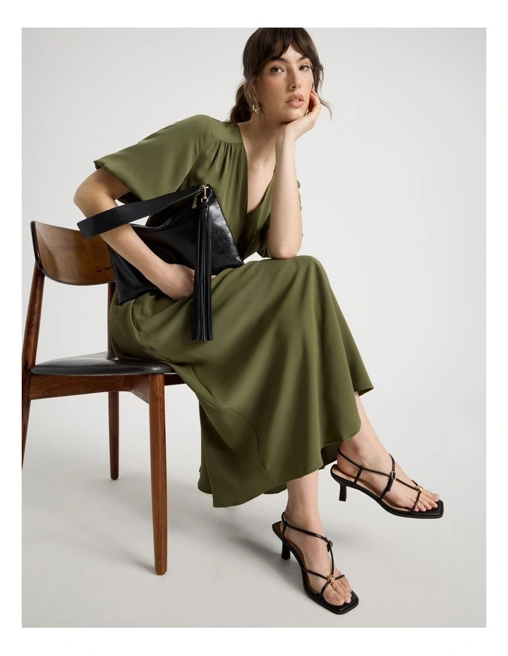 Chloe Shoulder Bag in Black image 4