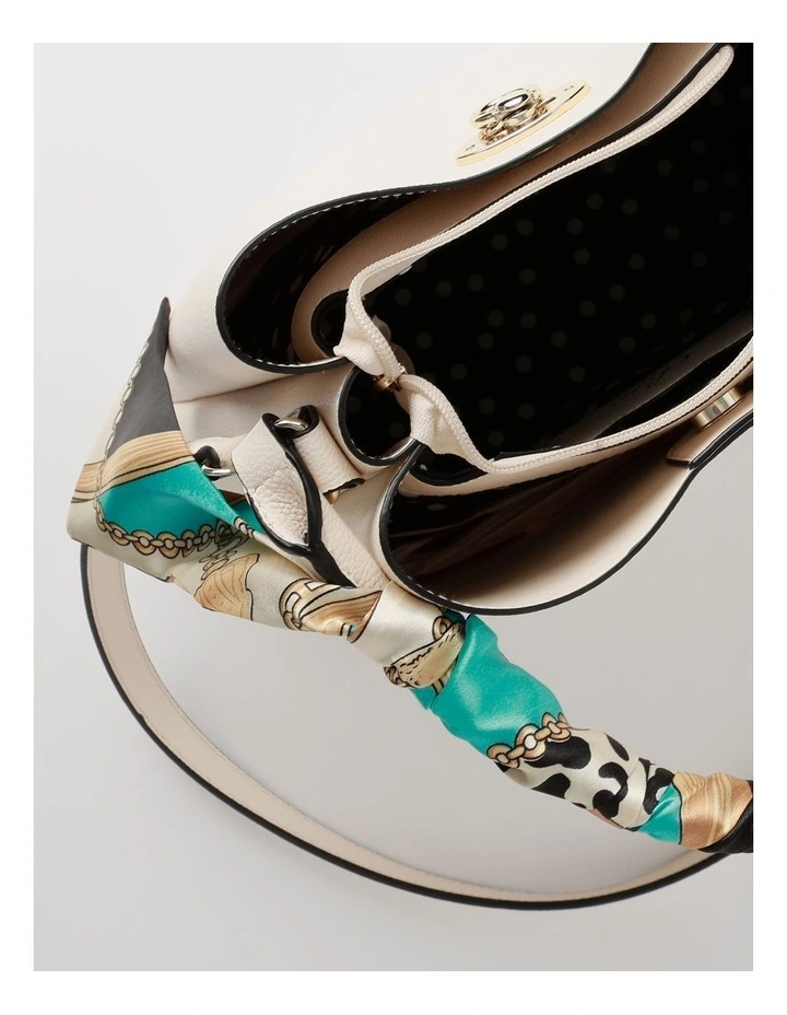 Valentine Shoulder Bag in Vanilla/Chain Leopard image 4