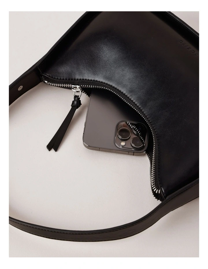 Miley Shoulder Bag in Black image 5