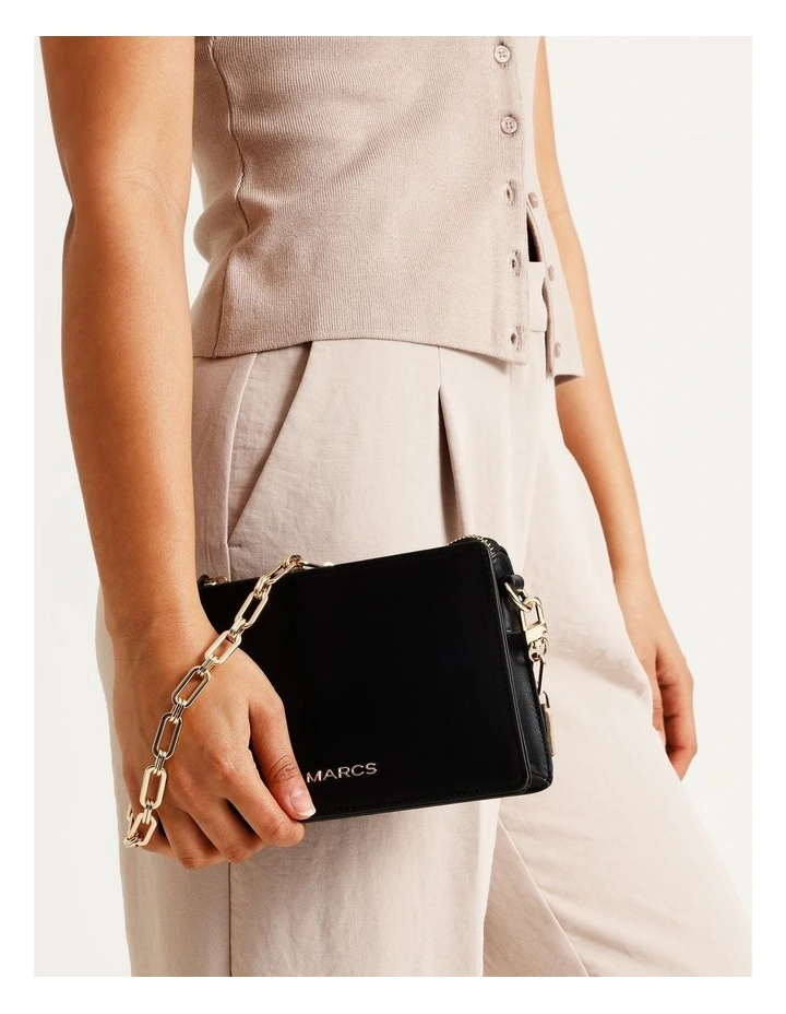 Neiva Shoulder Bag Strap in Gold Chain image 4