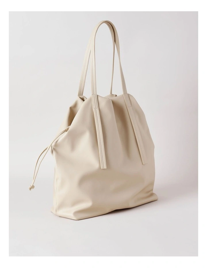 Paros Tote Bag in Vanilla image 5