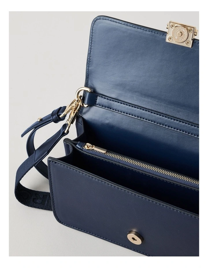 Lyon Shoulder Bag in Navy image 4