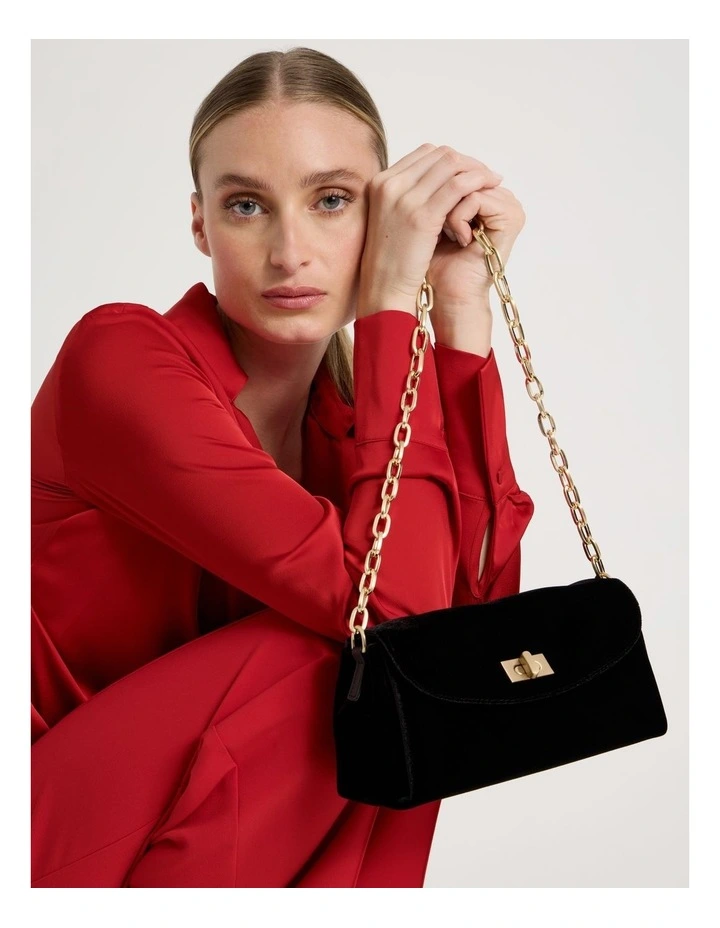 Bella Shoulder Bag in Black image 2