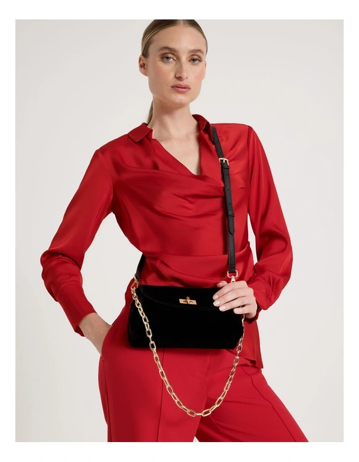 Bella Shoulder Bag in Black image 4