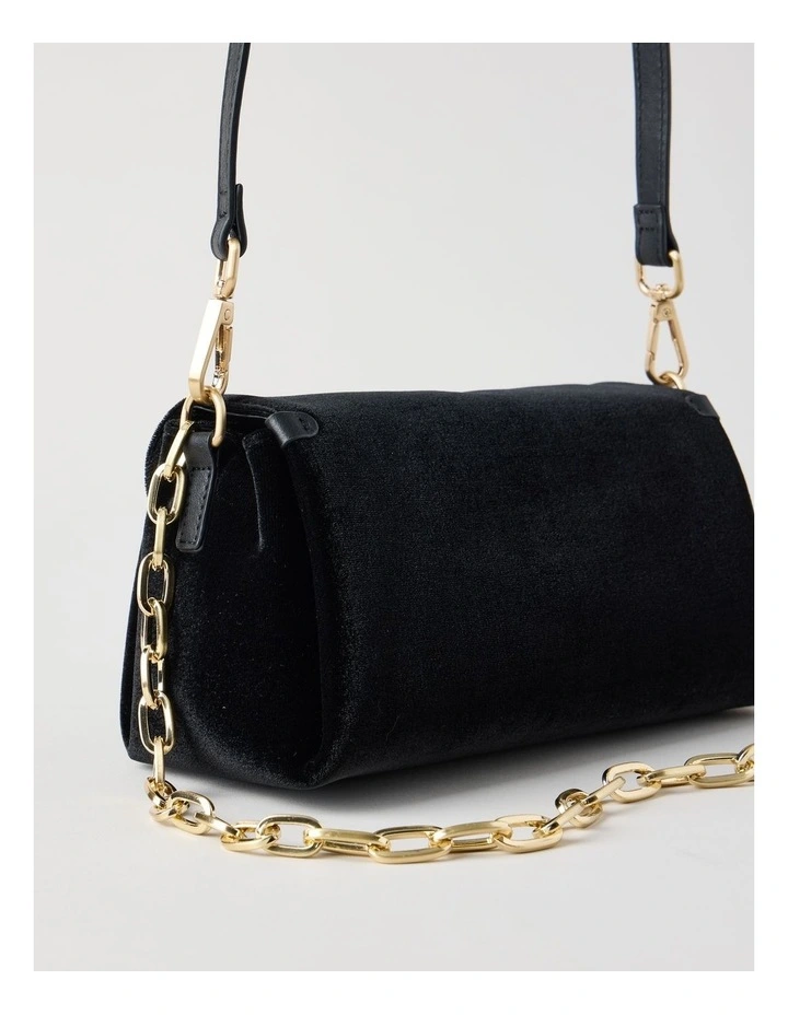 Bella Shoulder Bag in Black image 4