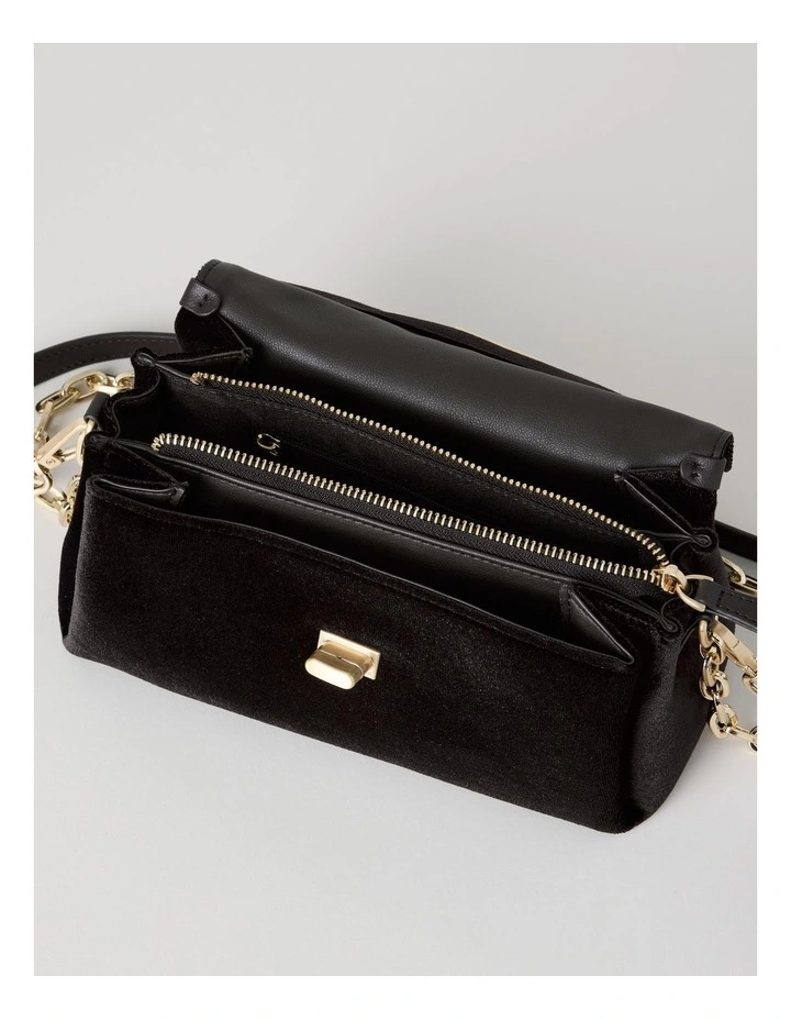 Bella Shoulder Bag in Black image 6