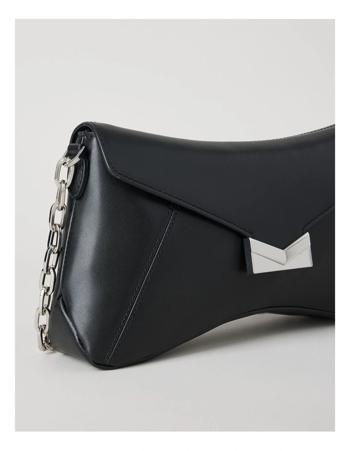 Betsy Shoulder Bag in Black image 3