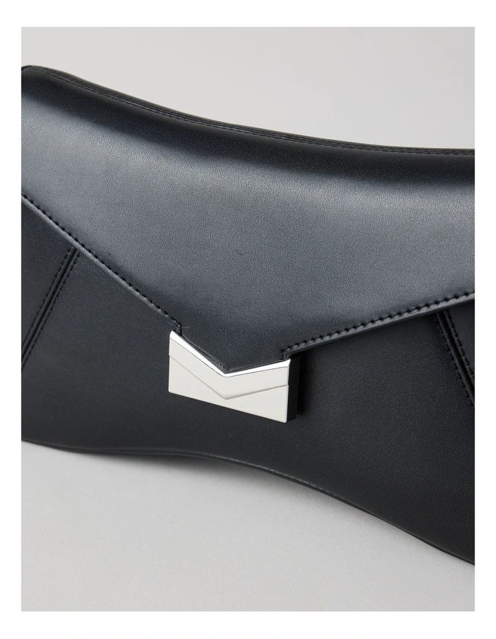 Betsy Shoulder Bag in Black image 5