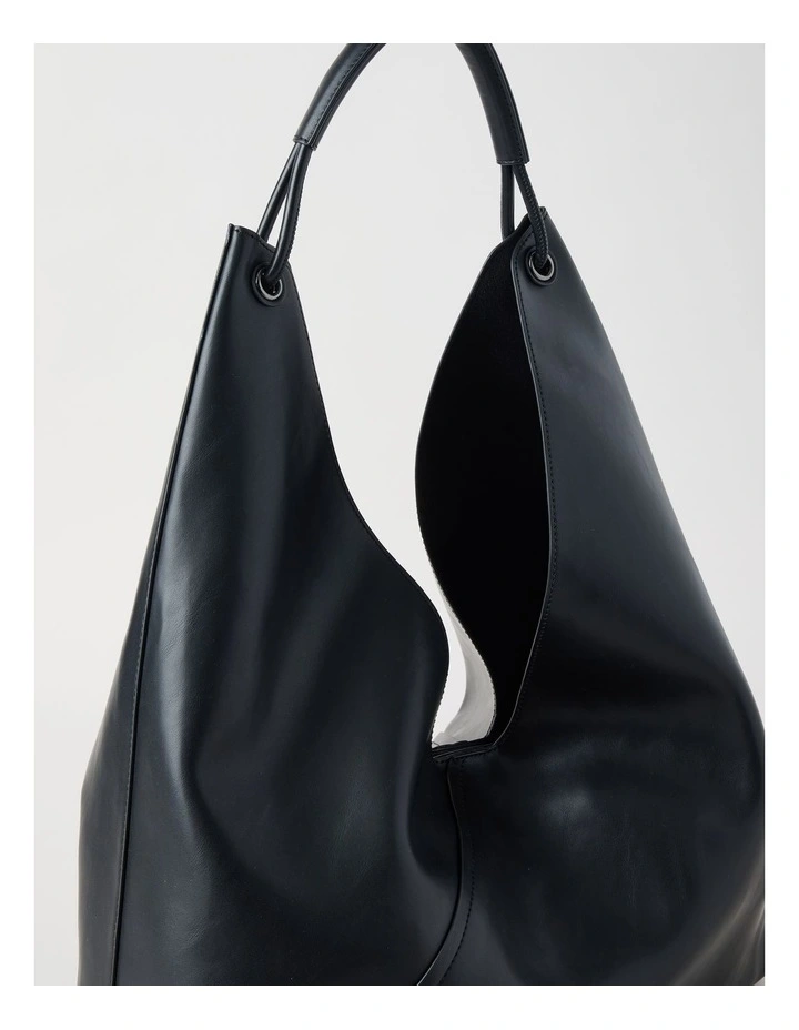 Bree Shoulder Bag in Black image 3